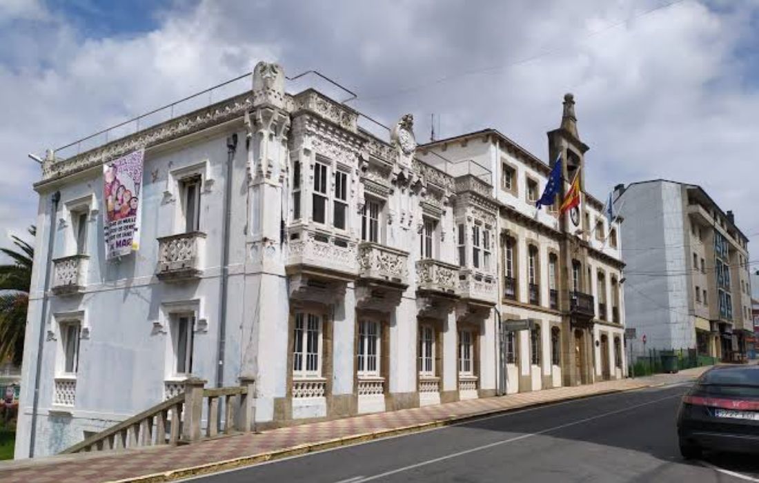 MUGARDOS casa concello