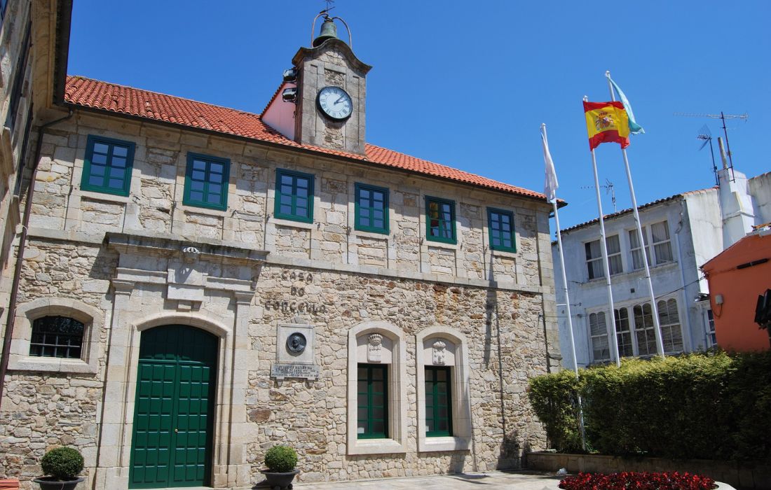 ORTIGUEIRA casa do concello