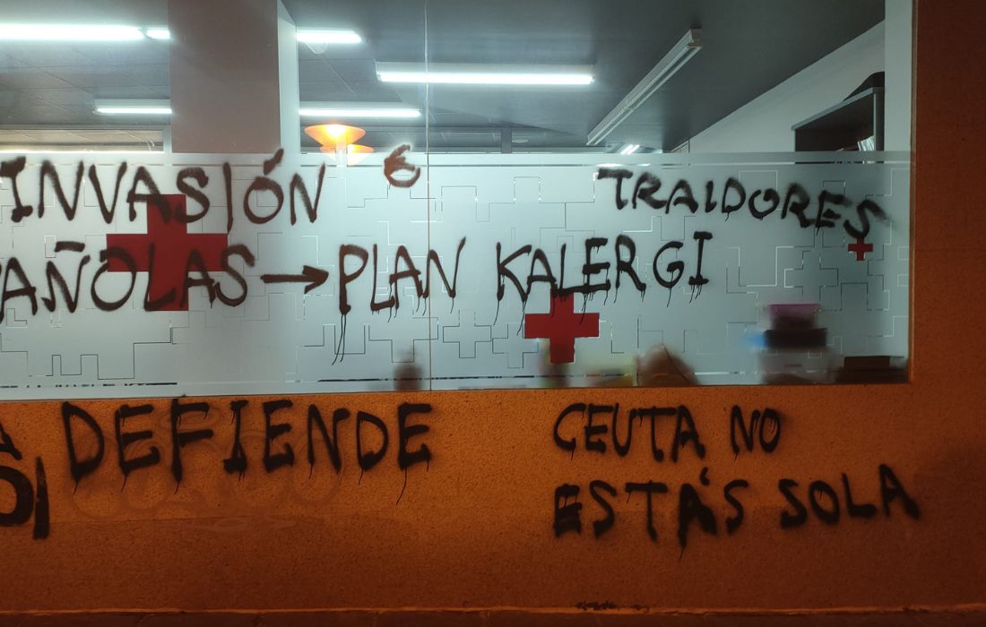 FERROL cruz roja pintadas